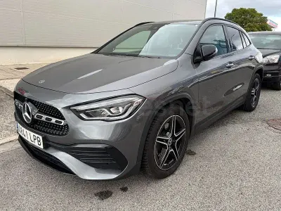 Usado Mercedes GLA200 150 CV (110 kW) 2021 Gris / plata SUV