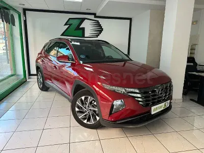 Usado Hyundai Tucson 136 CV (100 kW) 2023 Granate SUV