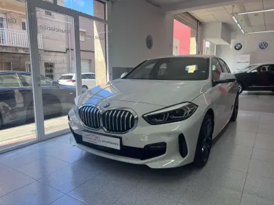 Usado BMW 118 M Sport 136 CV (100 kW) 2023 Blanco Utilitario