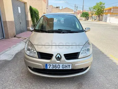 Usado Renault Scénic Dynamique 105 CV (77 kW) 2008 Beige Monovolumen