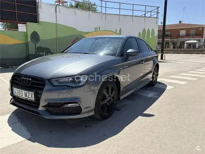 Usado Audi A3 Advanced 110 CV (80 kW) 2016 Gris / plata Berlina