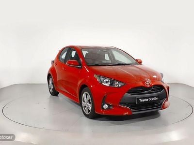 Usado Toyota Yaris Hybrid Active 116 CV (85 kW) 2024 Rojo Berlina