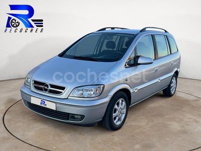 Gris / plata Usado 2004 Opel Zafira Elegance Monovolumen | 2799 € (Precio justo)