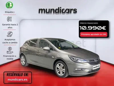 Usado Opel Astra Dynamic 125 CV (91 kW) 2018 Gris / plata Berlina