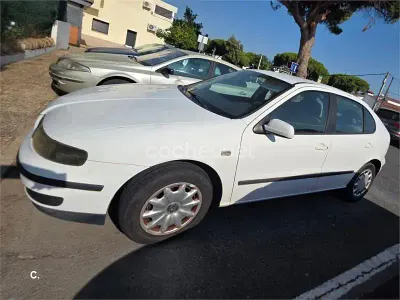 Usado Seat Leon 105 CV (77 kW) 2001 Blanco Utilitario