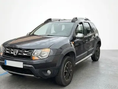 Usado Dacia Duster Lauréate 109 CV (80 kW) 2016 Negro SUV