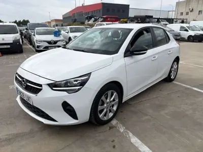 Usado Opel Corsa Edition 101 HP (74 kW) 2021 Branco Citadino