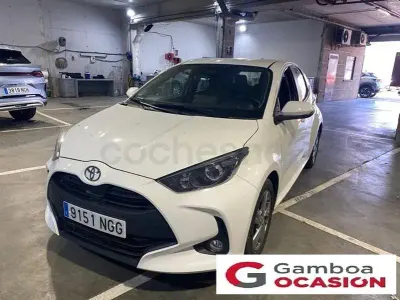 Usado Toyota Yaris Hybrid Active 116 CV (85 kW) 2025 Blanco Berlina