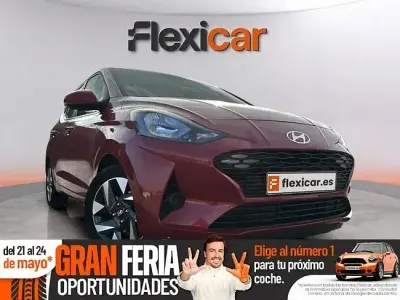 Usado Hyundai i10 67 CV (49 kW) 2023 Rojo Utilitario