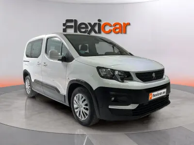 Usado Peugeot Rifter Active 75 CV (55 kW) 2019 Blanco Monovolumen