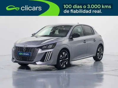 Usado Peugeot 208 Allure 102 CV (75 kW) 2025 Plateado Utilitario