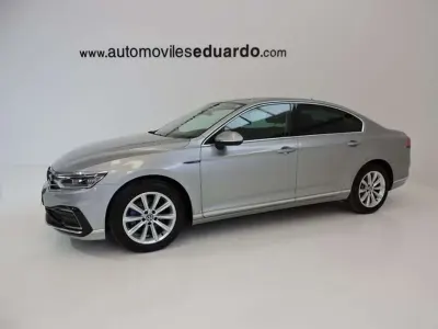 Usado VW Passat Business 218 CV (160 kW) 2021 Plateado Berlina