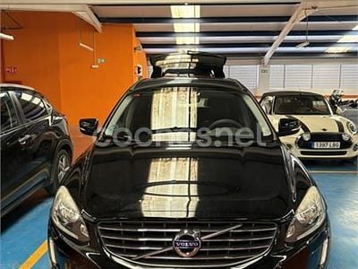 Käytetty Volvo XC60 Momentum 190 HP (139 kW) 2017 Musta Katumaasturi