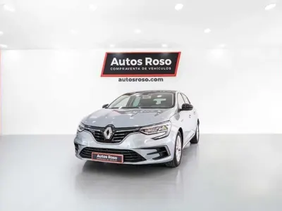 Usado Renault Mégane Intens 140 CV (102 kW) 2021 Plateado Utilitario