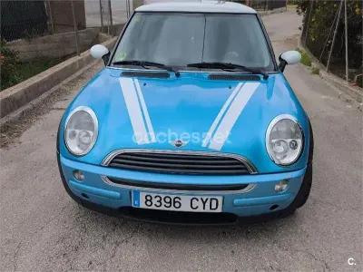 Usado Mini ONE 90 CV (66 kW) 2004 Azul Utilitario