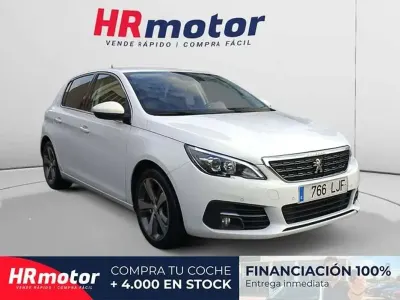 Usado Peugeot 308 Allure 131 CV (96 kW) 2020 Blanco Utilitario