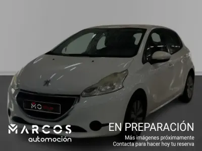 Usado Peugeot 208 Access 82 CV (60 kW) 2013 Utilitario