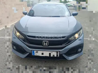 Usado Honda Civic Elegance 129 CV (94 kW) 2018 Gris / plata Berlina