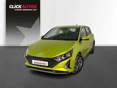 Usado Hyundai i20 84 CV (61 kW) 2024 Verde Utilitario