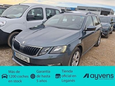 Gris Usado 2020 Skoda Octavia Ambition Familiar | 15.600 € (Buen precio)