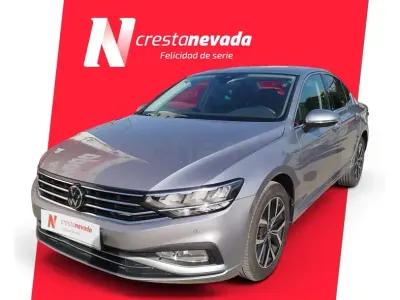 Usado VW Passat Executive 150 CV (110 kW) 2022 Gris / plata Familiar