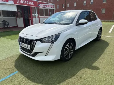 Używany Peugeot 208 Allure 99 KM (72 kW) 2020 Biały Hatchback