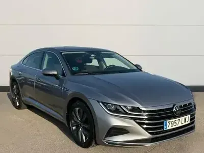 Usado VW Arteon 150 CV (110 kW) 2022 Gris Berlina