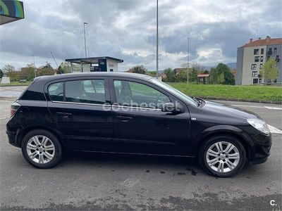 Usado Opel Astra Edition 110 CV (80 kW) 2009 Negro Berlina