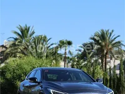 Usado Infiniti Q30 Sport Tech 170 CV (125 kW) 2016 Gris / plata Berlina