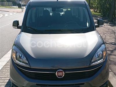 Usado Fiat Doblò Easy 95 CV (69 kW) 2019 Gris / plata Monovolumen