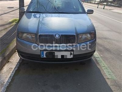 Azul Usado 2002 Skoda Fabia Comfort Familiar | 2000 € (Precio justo)