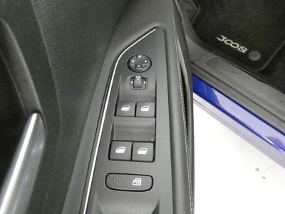 Azul Usado 2020 Peugeot 3008 Allure SUV | 16.790 € (Precio justo)