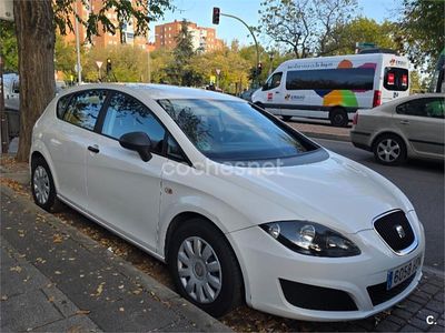 Usado Seat Leon 85 CV (62 kW) 2011 Blanco Berlina