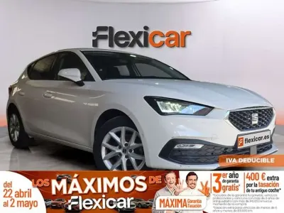 Używany Seat Leon Style 131 KM (96 kW) 2023 Biały Hatchback