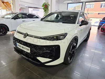 Usado VW T-Roc R-line 150 CV (110 kW) 2026 Blanco SUV