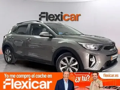 Usado Kia Stonic 120 CV (88 kW) 2022 Gris SUV