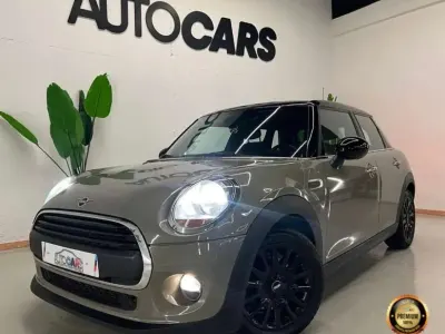 Usado Mini ONE 102 CV (75 kW) 2018 Gris Utilitario