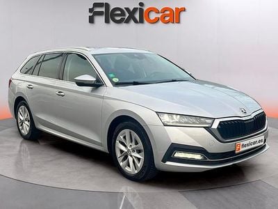 Usado Skoda Octavia Ambition 150 CV (110 kW) 2022 Gris Utilitario