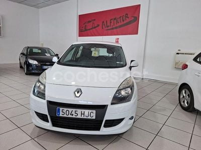 Blanco Usado 2012 Renault Scénic III Authentique Monovolumen | 7900 € (Un poco caro)