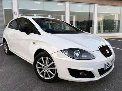 Usado Seat Leon Sport 105 CV (77 kW) 2010 Blanco Utilitario