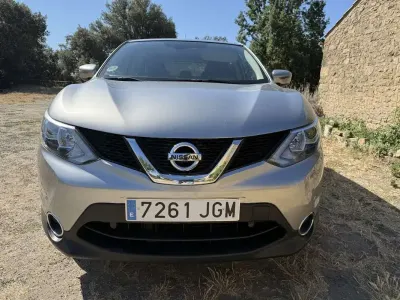 Usado Nissan Qashqai Premium Edition 110 CV (80 kW) 2015 Plateado SUV