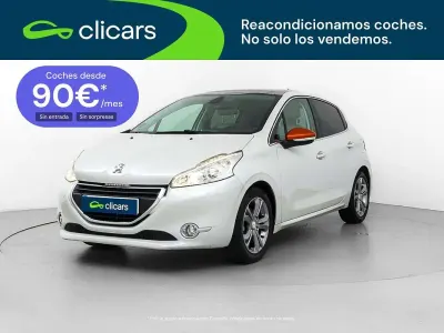 Usado Peugeot 208 Roland Garros 82 CV (60 kW) 2014 Blanco Utilitario