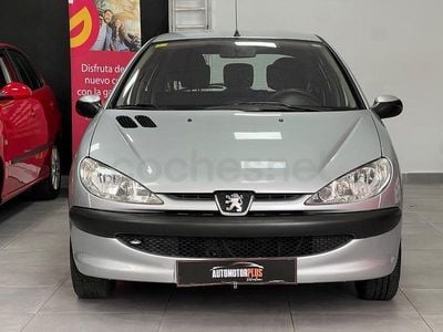 Usado Peugeot 206 70 CV (51 kW) 2003 Gris / plata Berlina
