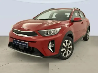 Usado Kia Stonic 120 CV (88 kW) 2021 Rojo SUV