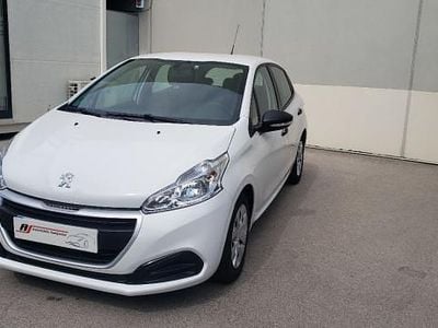 Usado Peugeot 208 Access 75 CV (55 kW) 2017 Blanco Utilitario
