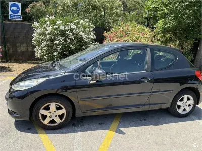Usado Peugeot 207 90 CV (66 kW) 2006 Negro Berlina