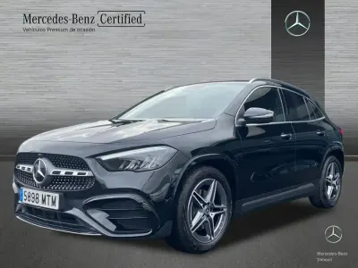 Usado Mercedes GLA200 AMG line 150 CV (110 kW) 2024 Negro cosmos SUV
