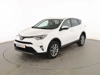 Usado Toyota RAV4 Hybrid Advance 197 CV (144 kW) 2018 Blanco SUV