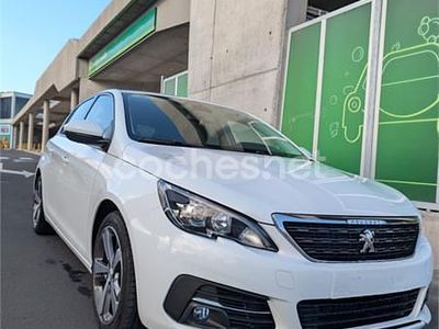 Usado Peugeot 308 Allure 110 CV (80 kW) 2018 Blanco Berlina