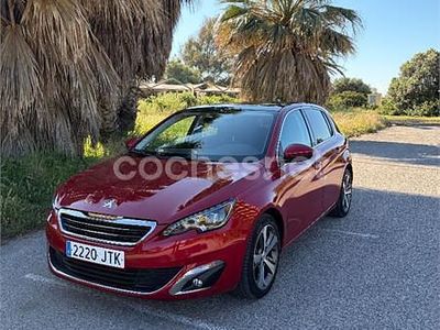 Usado Peugeot 308 Allure 130 CV (95 kW) 2016 Granate Berlina